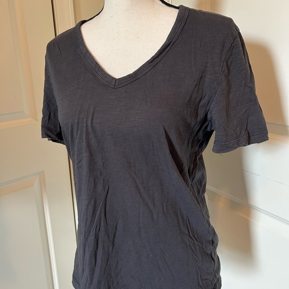 Universal threads grey vneck tshirt - Picture 3 of 5